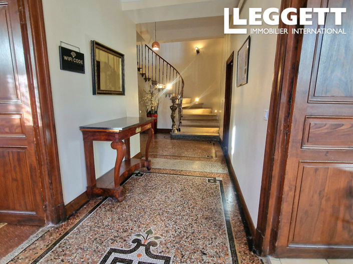 Image No.10-6 Bed House for sale