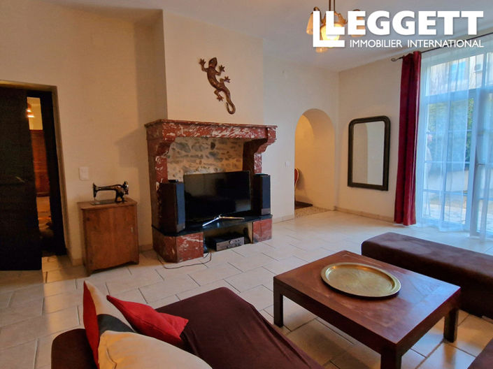 Image No.6-6 Bed House for sale