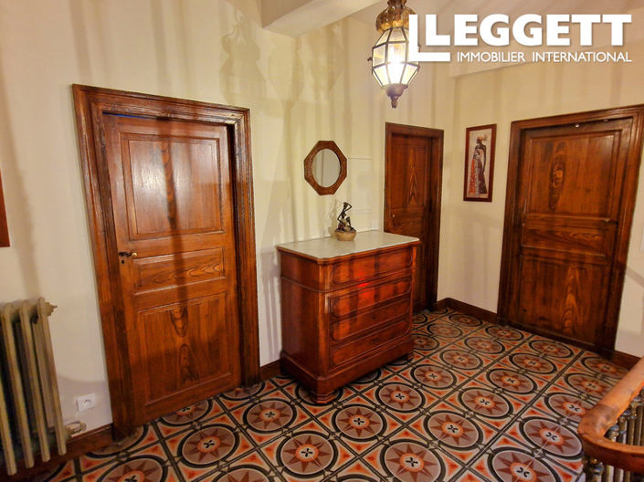 Image No.7-6 Bed House for sale