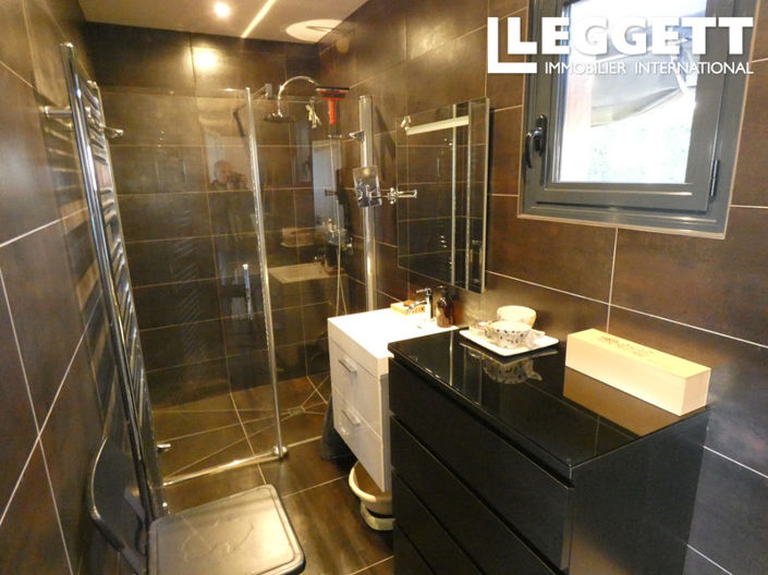 Image No.5-Maison de 5 chambres à vendre à Neuvic