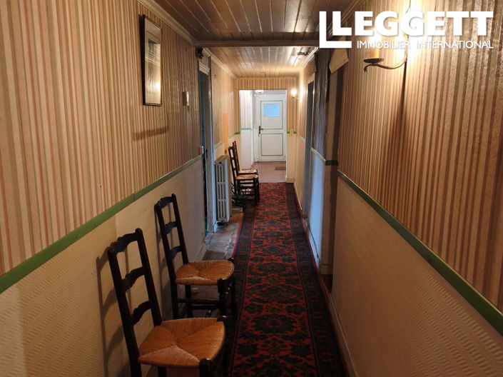 Image No.8-5 Bed House for sale