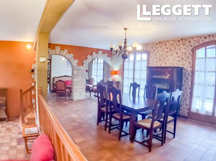 Image No.2-5 Bed House for sale