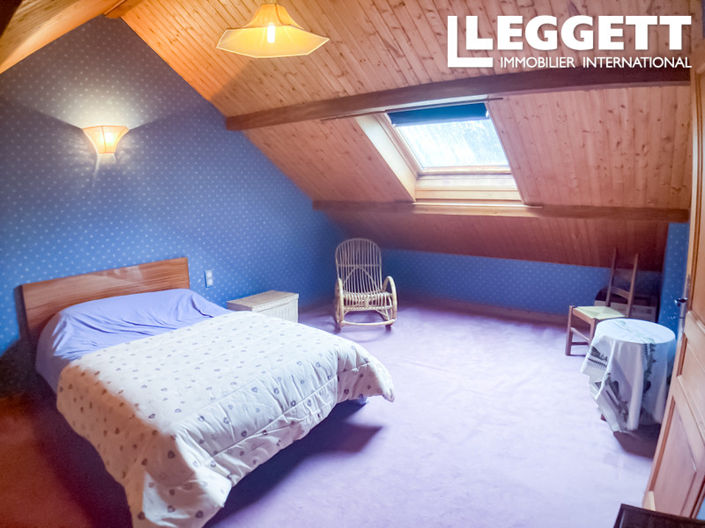 Image No.6-5 Bed House for sale