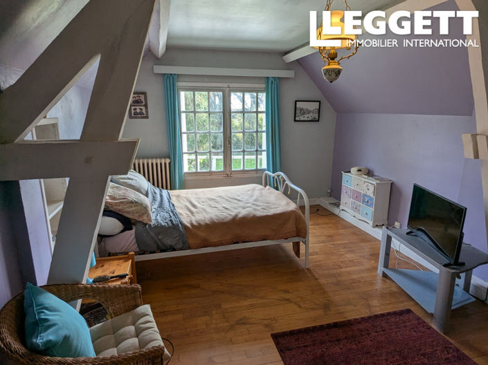 Image No.8-5 Bed House for sale