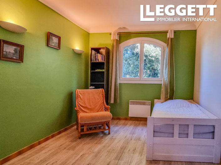 Image No.9-4 Bed House for sale