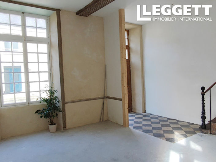 Image No.6-2 Bed House for sale