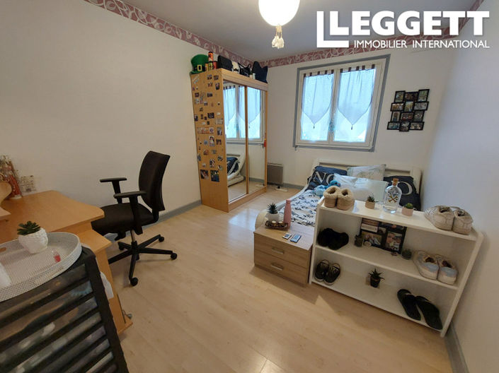 Image No.8-3 Bed House for sale