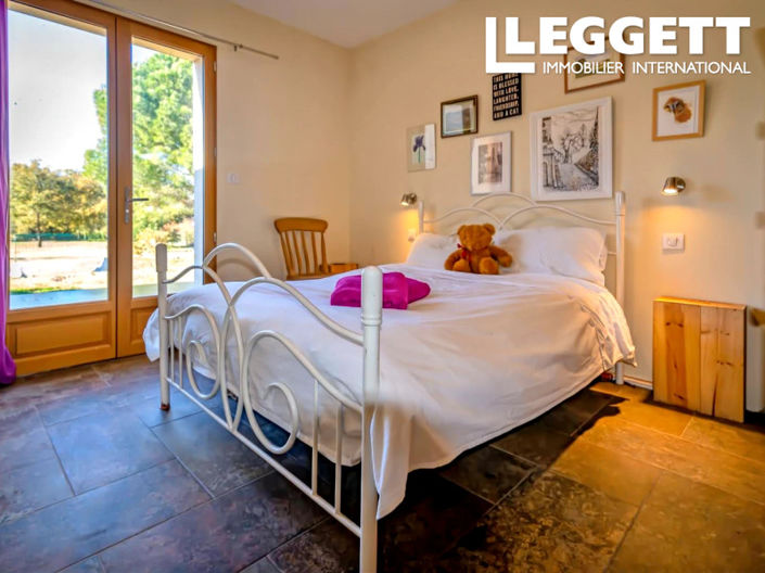 Image No.6-3 Bed House for sale