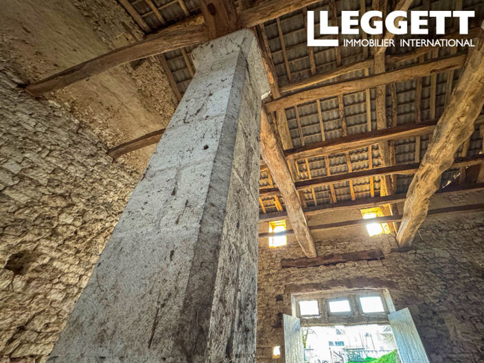 Image No.5-Bar for sale