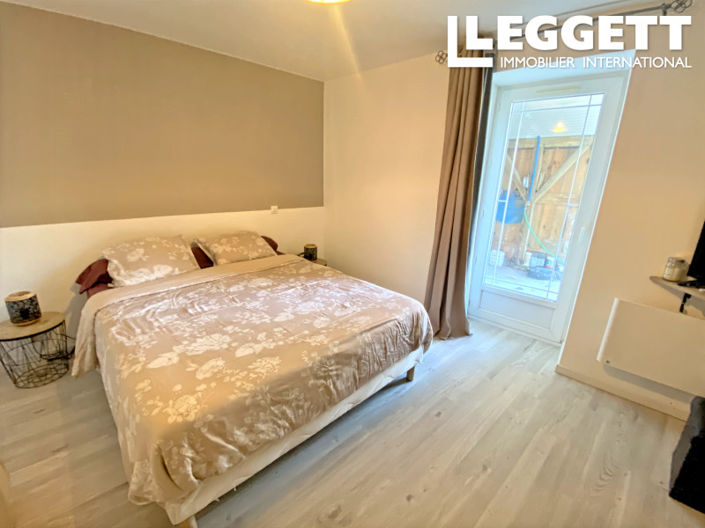 Image No.8-4 Bed House for sale