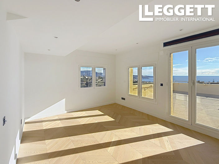 Image No.4-6 Bed House for sale