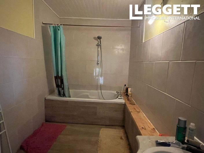 Image No.7-5 Bed House for sale