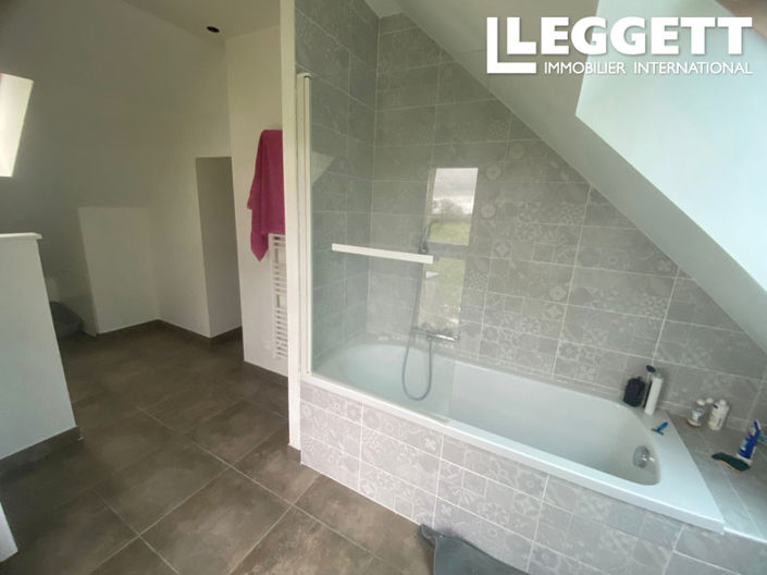 Image No.10-6 Bed House for sale