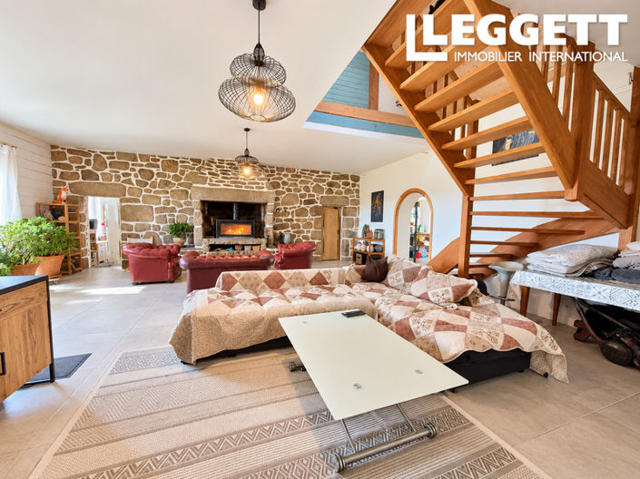 Image No.3-6 Bed House for sale