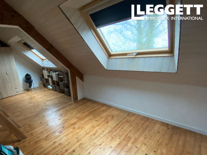 Image No.8-6 Bed House for sale