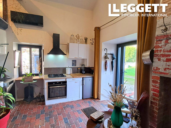 Image No.10-3 Bed House for sale