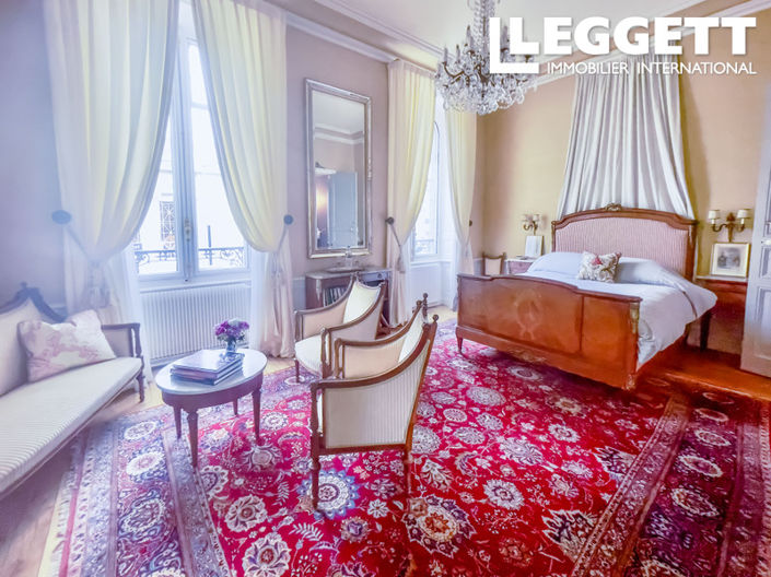 Image No.9-6 Bed House for sale