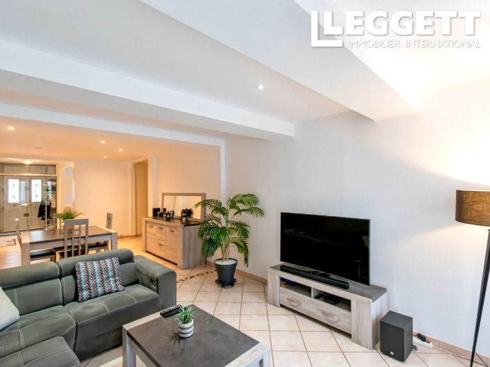 Image No.2-4 Bed House for sale