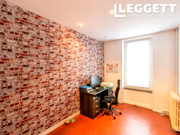 Image No.8-4 Bed House for sale