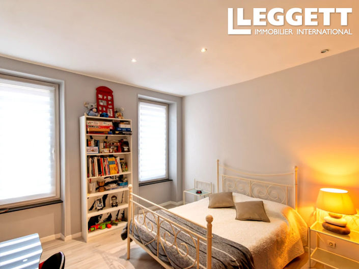 Image No.9-4 Bed House for sale