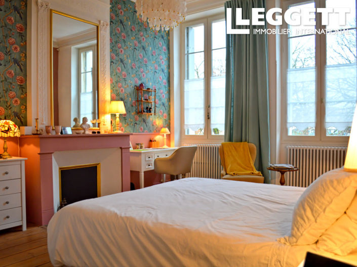 Image No.8-4 Bed House for sale