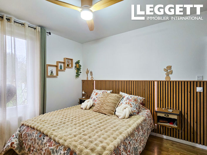 Image No.10-7 Bed House for sale