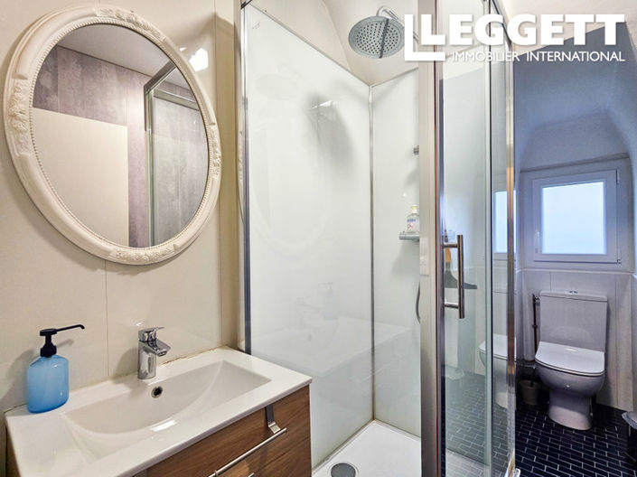 Image No.7-7 Bed House for sale