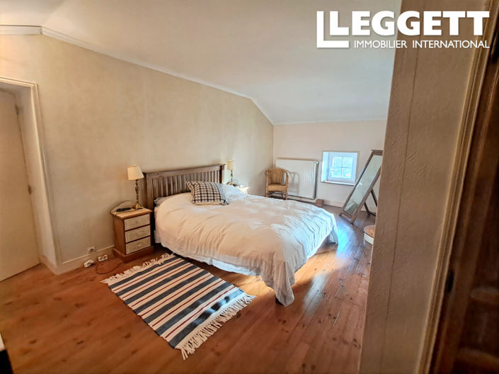 Image No.8-4 Bed House for sale