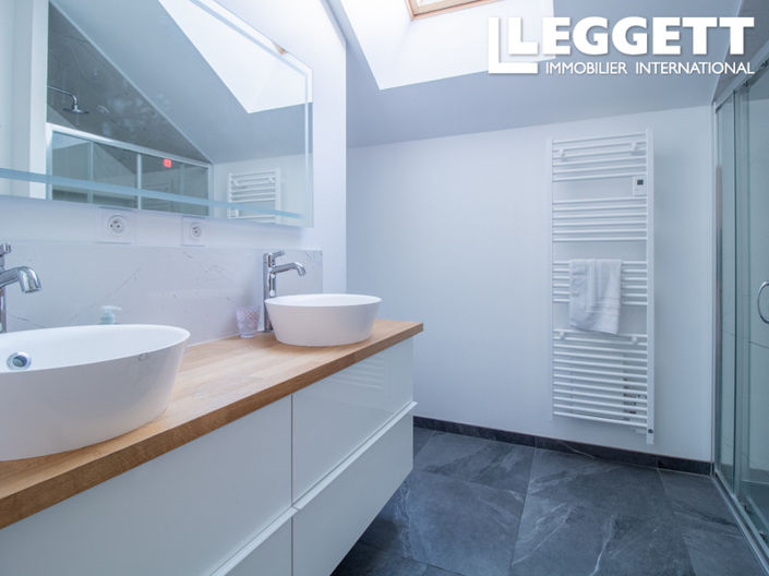 Image No.10-4 Bed House for sale