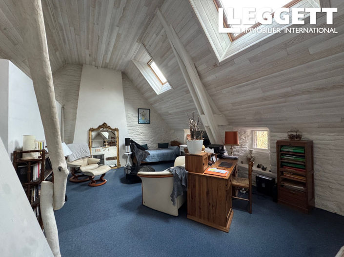 Image No.9-2 Bed House for sale