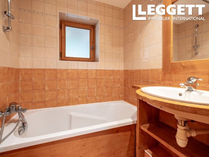 Image No.6-1 Bed House for sale