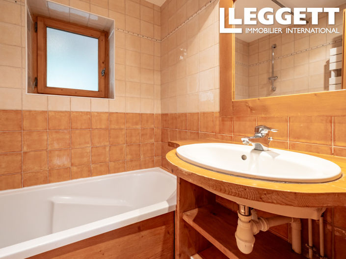 Image No.7-1 Bed House for sale