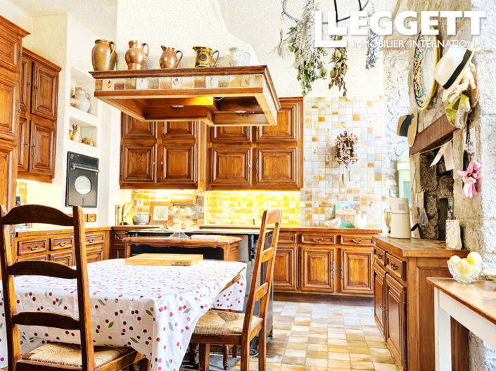 Image No.5-6 Bed House for sale