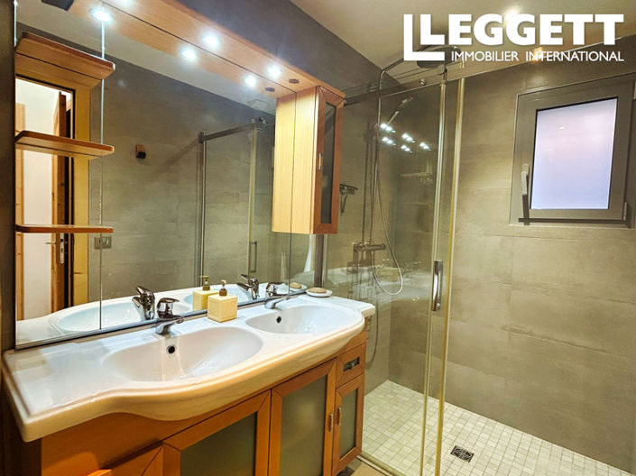 Image No.7-3 Bed House for sale