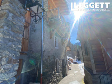 ahr0chm6ly9jzg4uagvzdglhlmltbw8vaw1hz2uvvevom