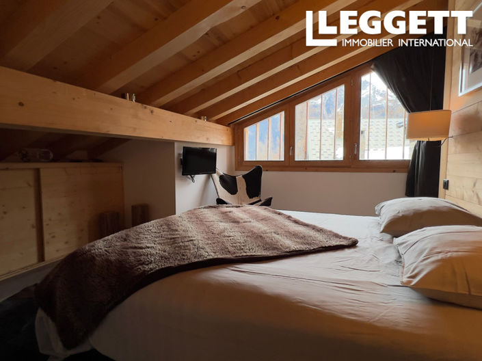 Image No.8-3 Bed House for sale