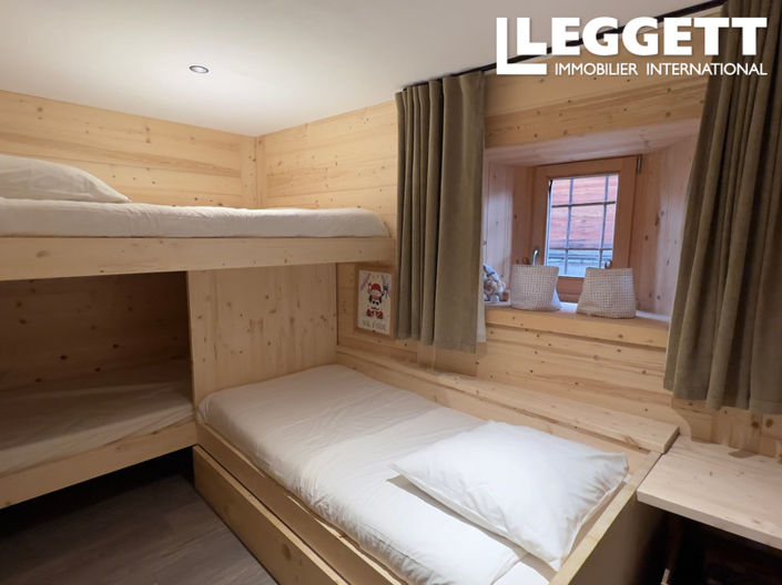 Image No.9-3 Bed House for sale