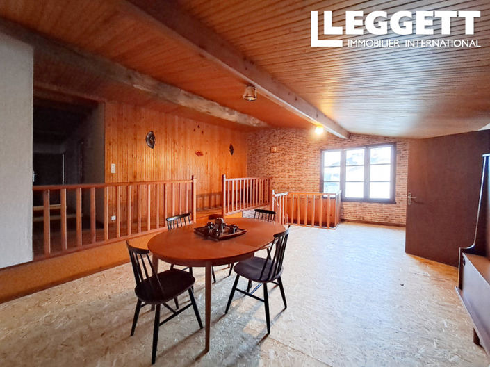 Image No.2-4 Bed House for sale