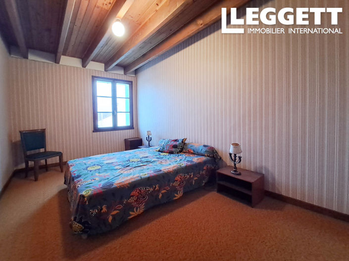 Image No.6-4 Bed House for sale