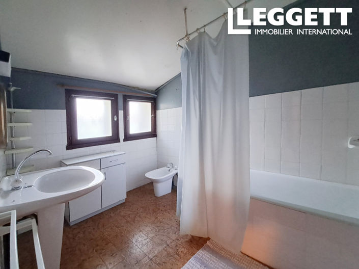 Image No.8-4 Bed House for sale