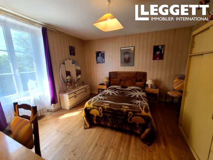 Image No.6-6 Bed House for sale