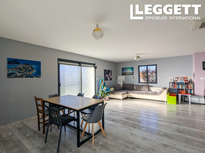 Image No.2-4 Bed House for sale