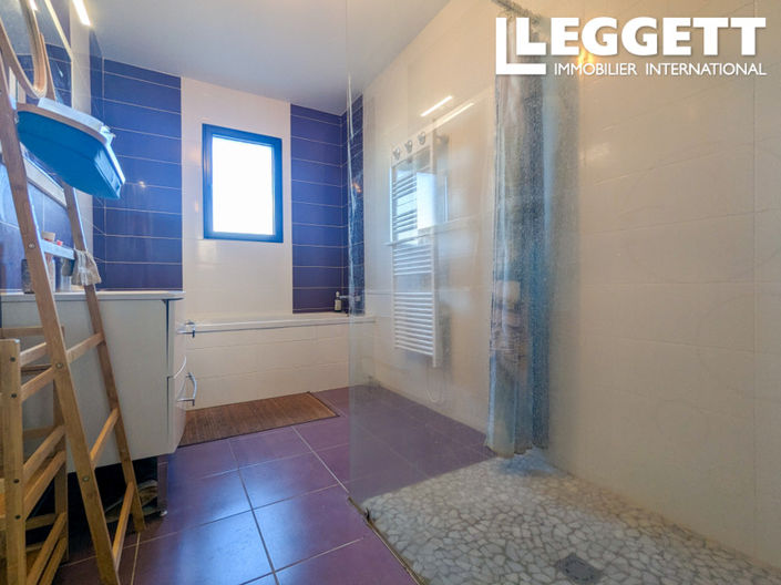 Image No.7-4 Bed House for sale