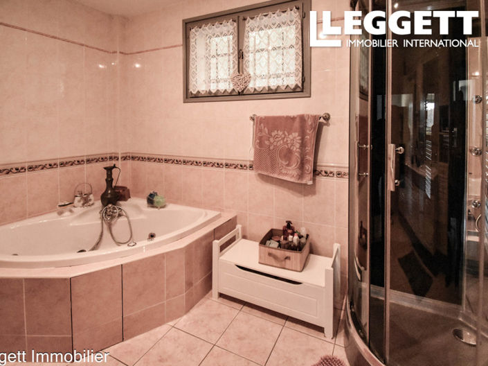 Image No.10-4 Bed House for sale