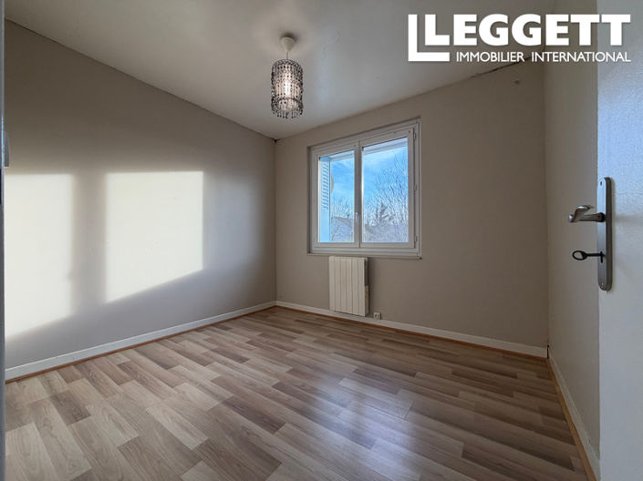 Image No.8-4 Bed House for sale