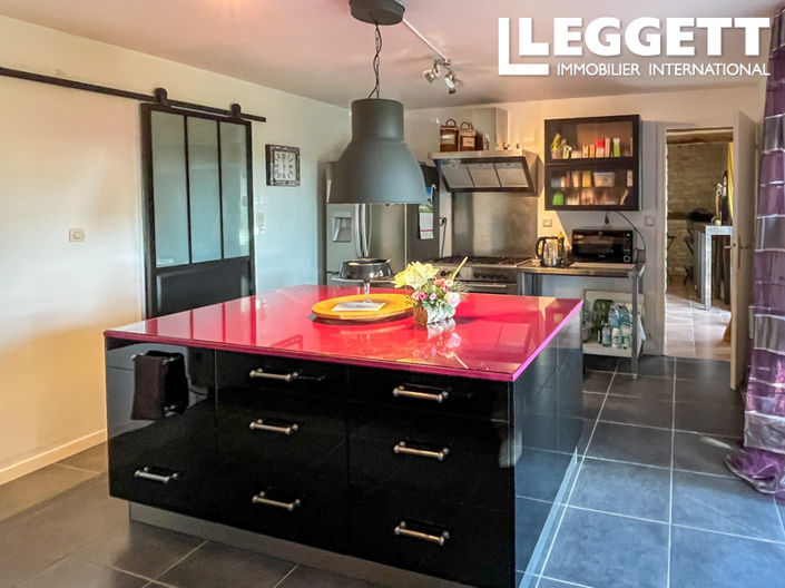 Image No.3-6 Bed House for sale