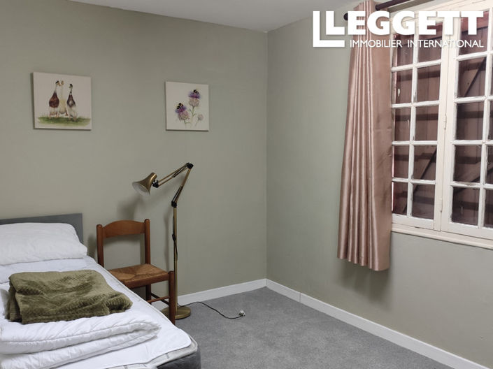 Image No.8-4 Bed House for sale