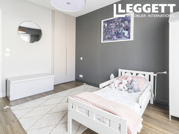 Image No.10-3 Bed Apartment for sale