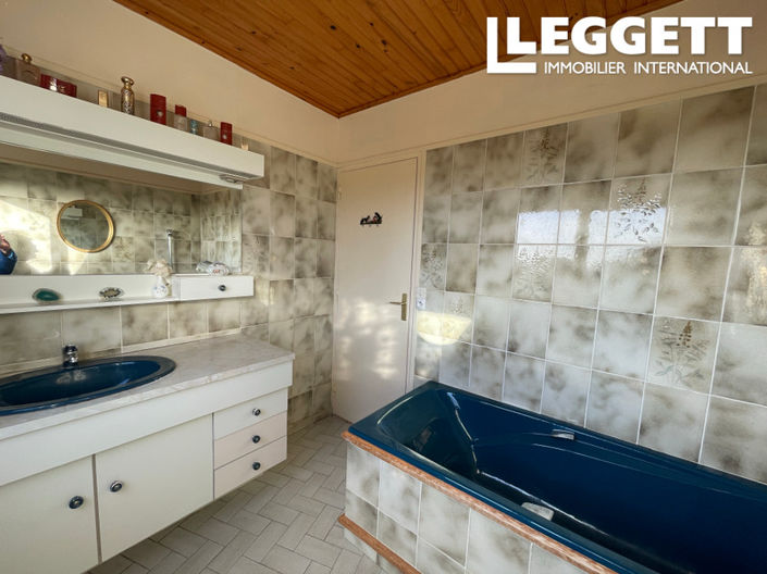 Image No.8-4 Bed House for sale