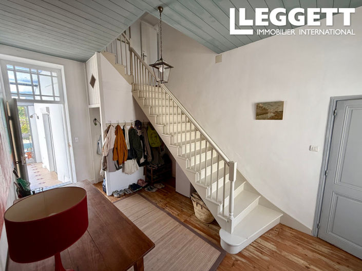 Image No.6-6 Bed House for sale